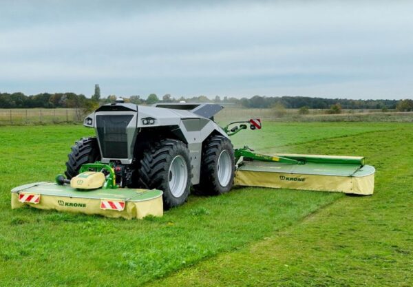 Les spécialistes du machinisme agricole KRONE et LEMKEN élargissent le champ d'application de leur unité de traction autonome.
